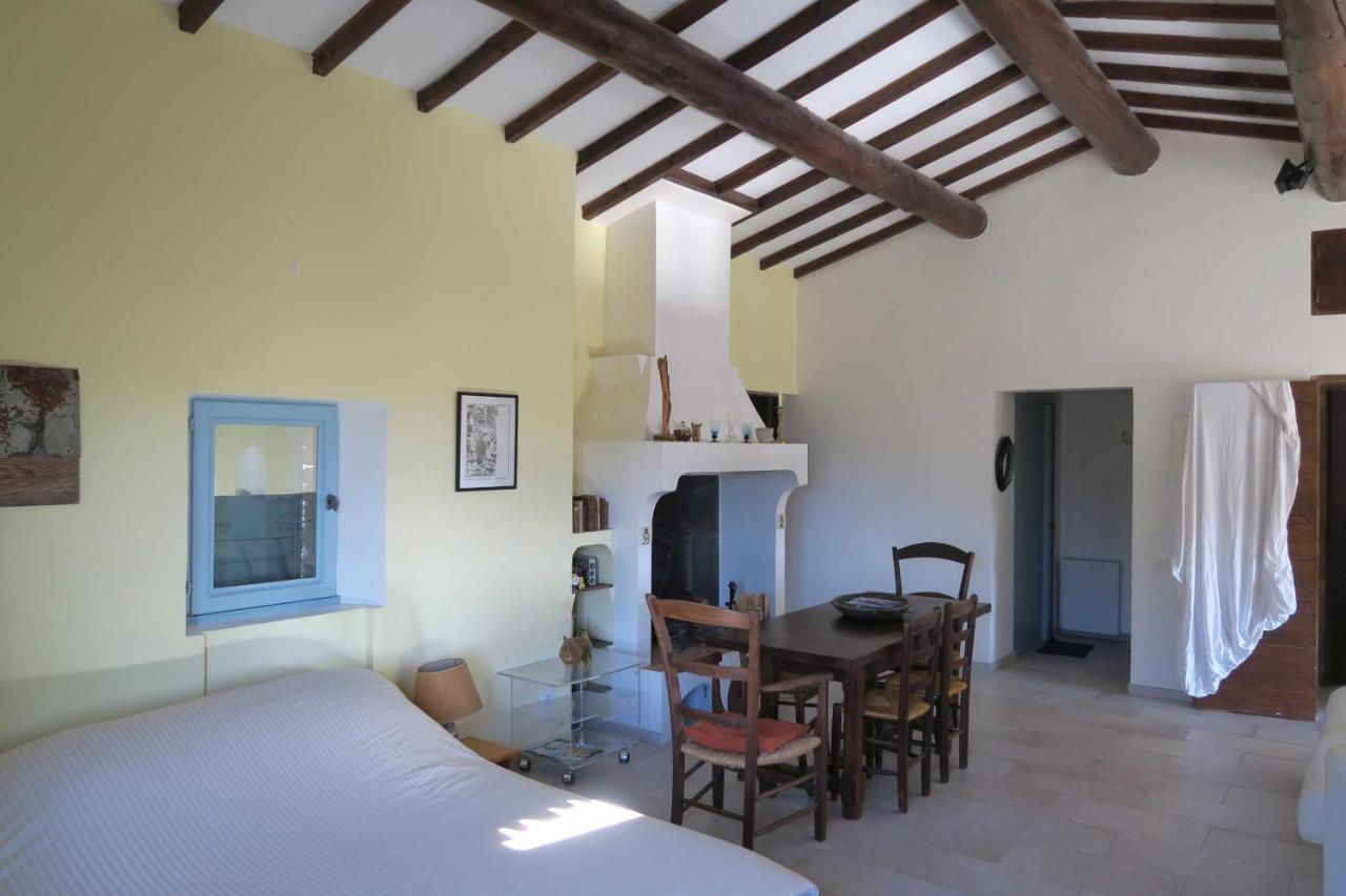 Appartement Bastide au coeur du Lubéron à Gordes Extérieur photo